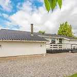 Дом отдыха 4 Star Holiday Home In Juelsminde