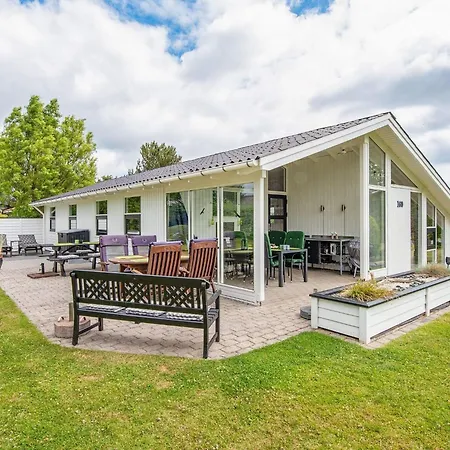 Дом отдыха 4 Star Holiday Home In Juelsminde Sonderby (Midtjylland)