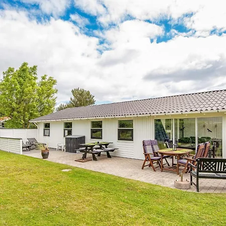 Дом отдыха 4 Star Holiday Home In Juelsminde *